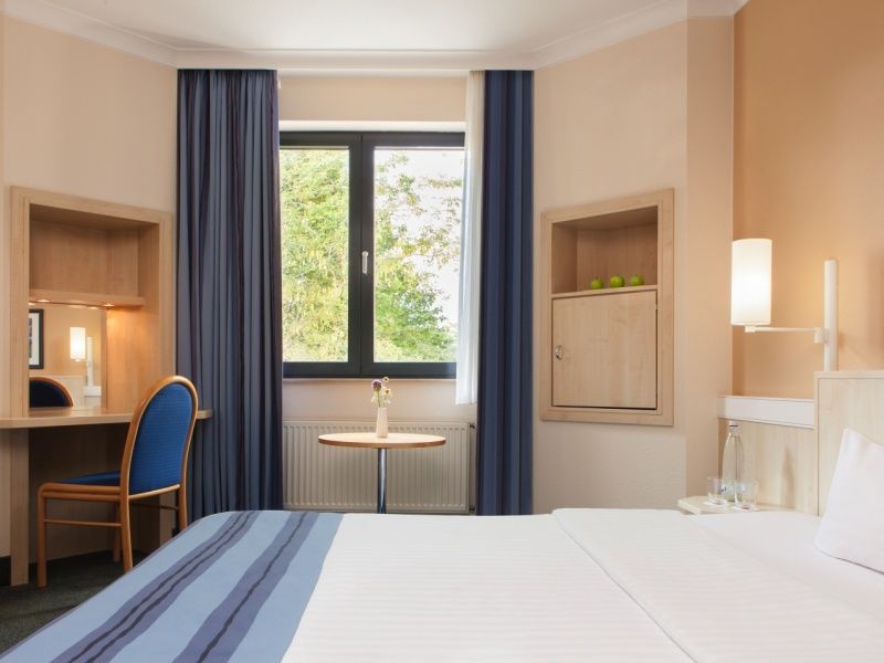 Intercityhotel 4*