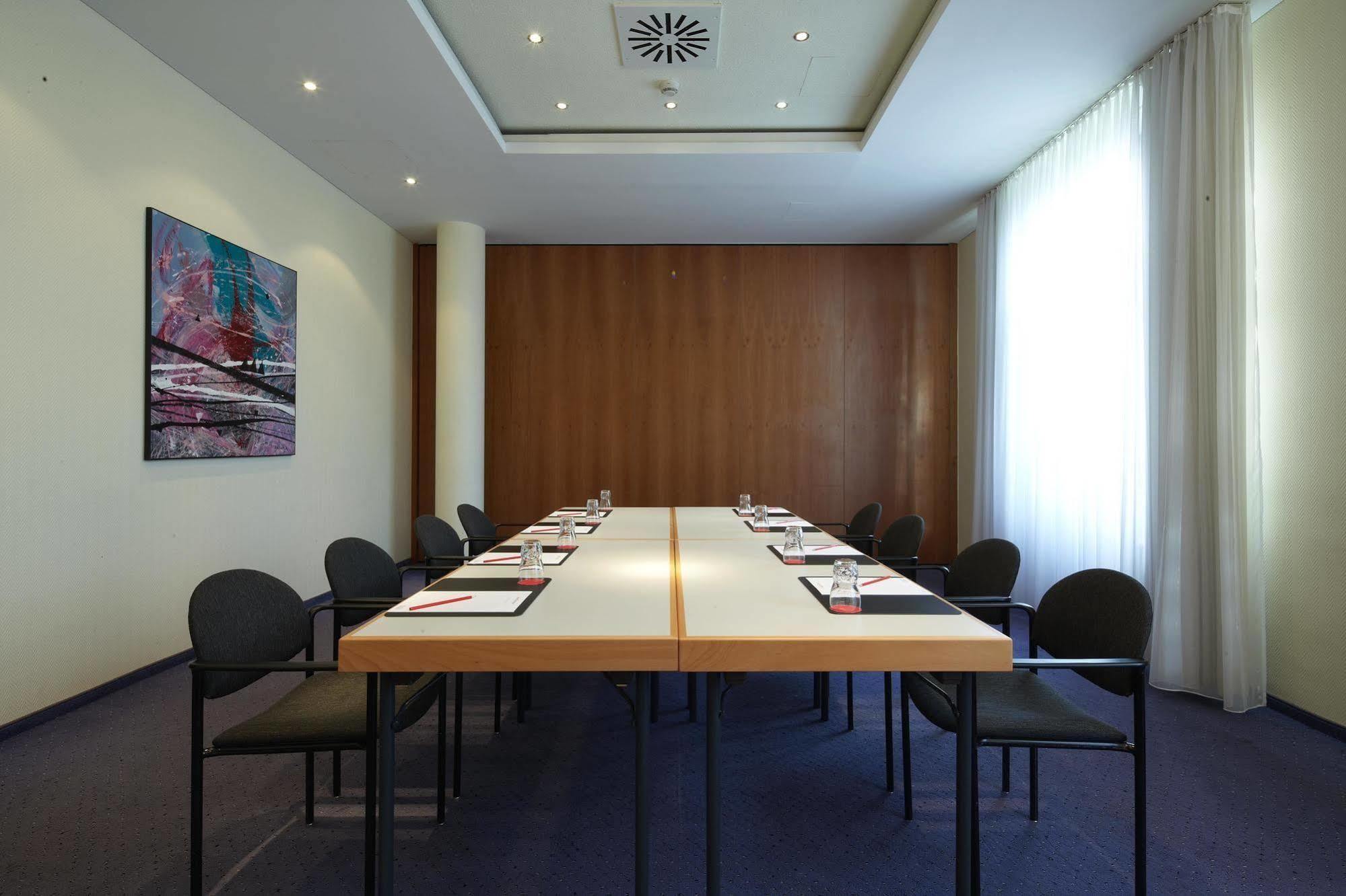Intercityhotel 4* Maagdenburg